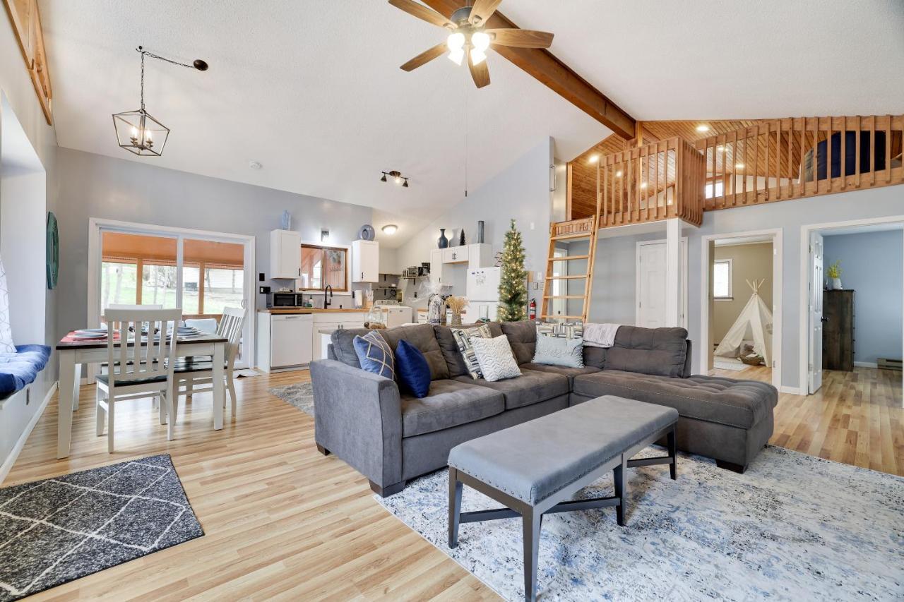 Premier Cozy Cabin - Free Amenities & Comm Indoor Pools Bushkill Exterior photo
