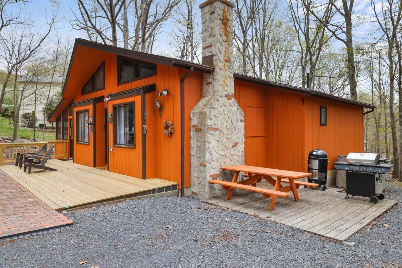 Premier Cozy Cabin - Free Amenities & Comm Indoor Pools Bushkill Exterior photo